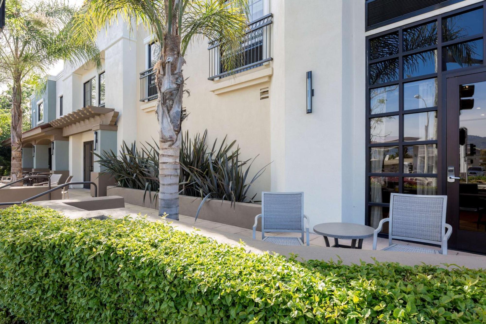 Hampton Inn Santa Barbara/Goleta מראה חיצוני תמונה